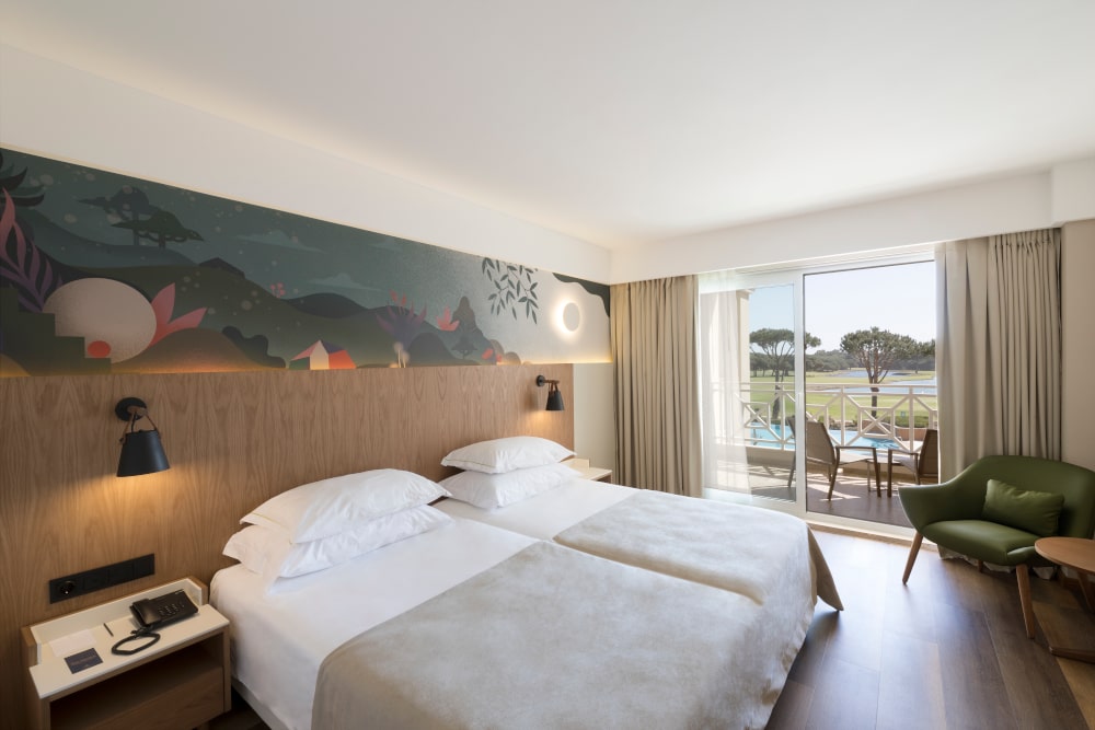 quinta da marinha room
